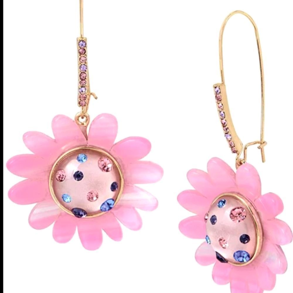 NWT BETSEY JOHNSON Daisy Drop Earrings